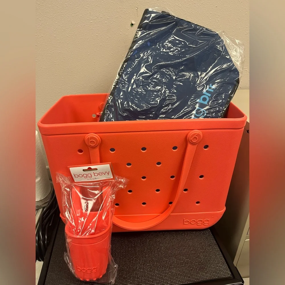 BOGG BAG Coral Tote Set with Perforated Design - Picture 3 of 14